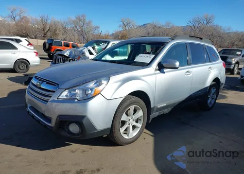 2013 Subaru Outback 2.5I Premium z USA, uszkodzony, nr VIN 4S4BRCCC9D3257647